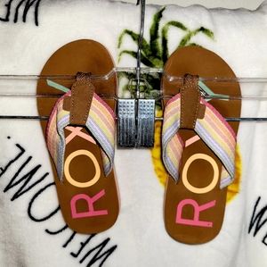Girls Roxy flip flops size 1